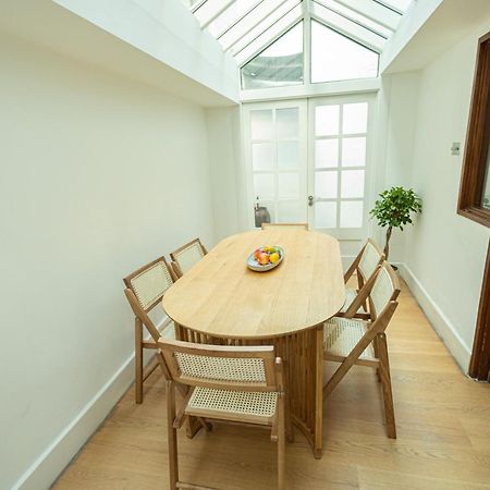 2Bedroom Gem In The Heart Of Kensington Лондон Экстерьер фото