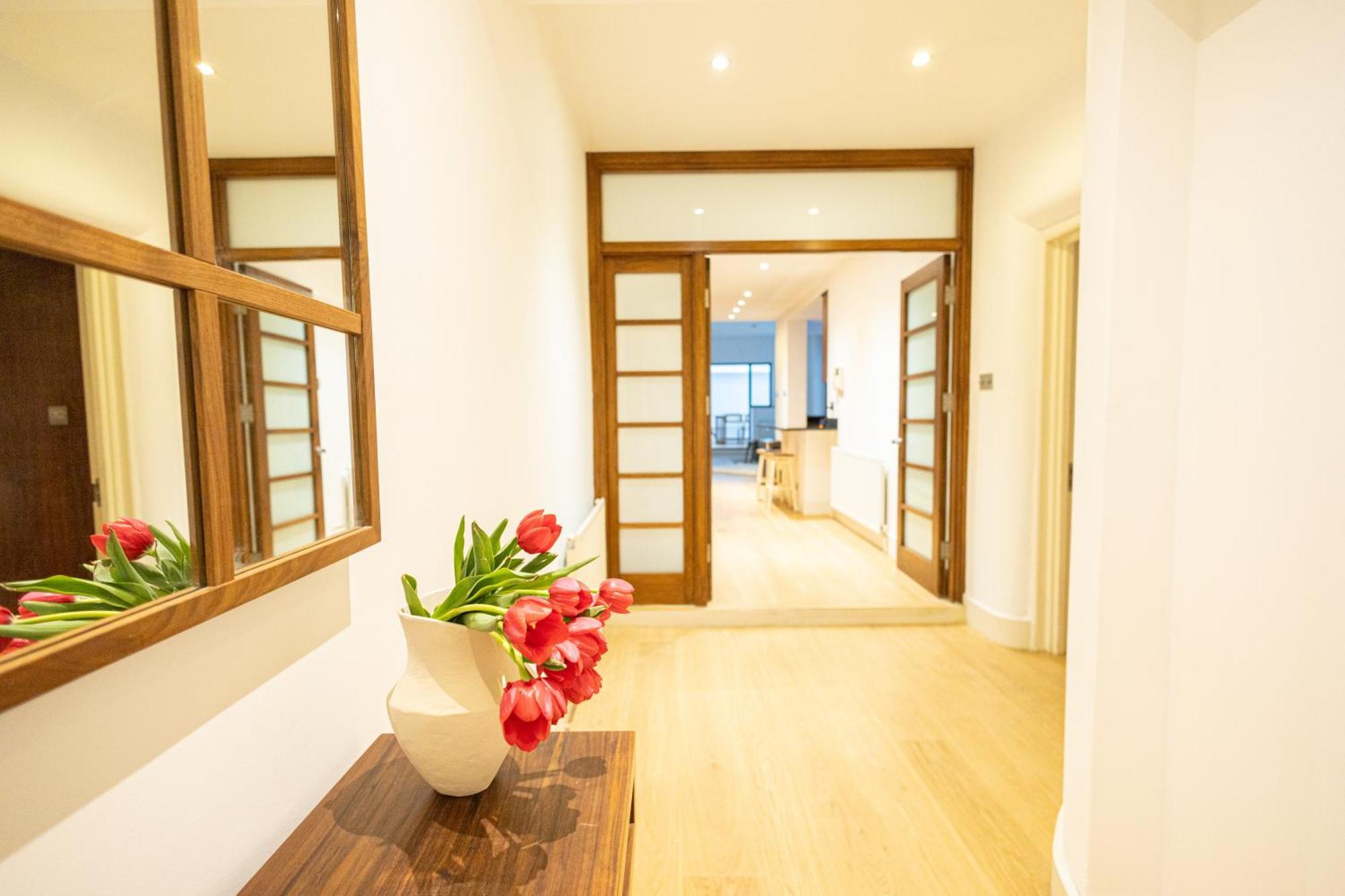 2Bedroom Gem In The Heart Of Kensington Лондон Экстерьер фото