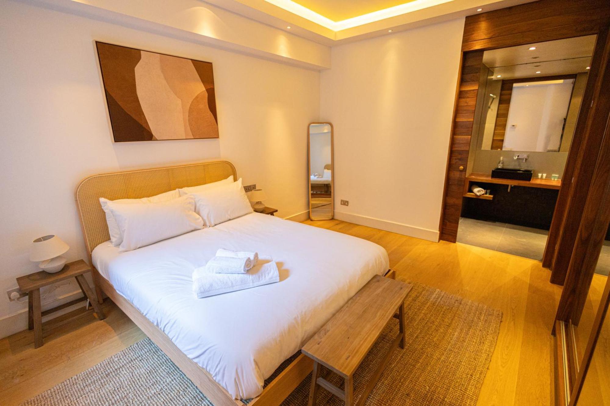 2Bedroom Gem In The Heart Of Kensington Лондон Экстерьер фото