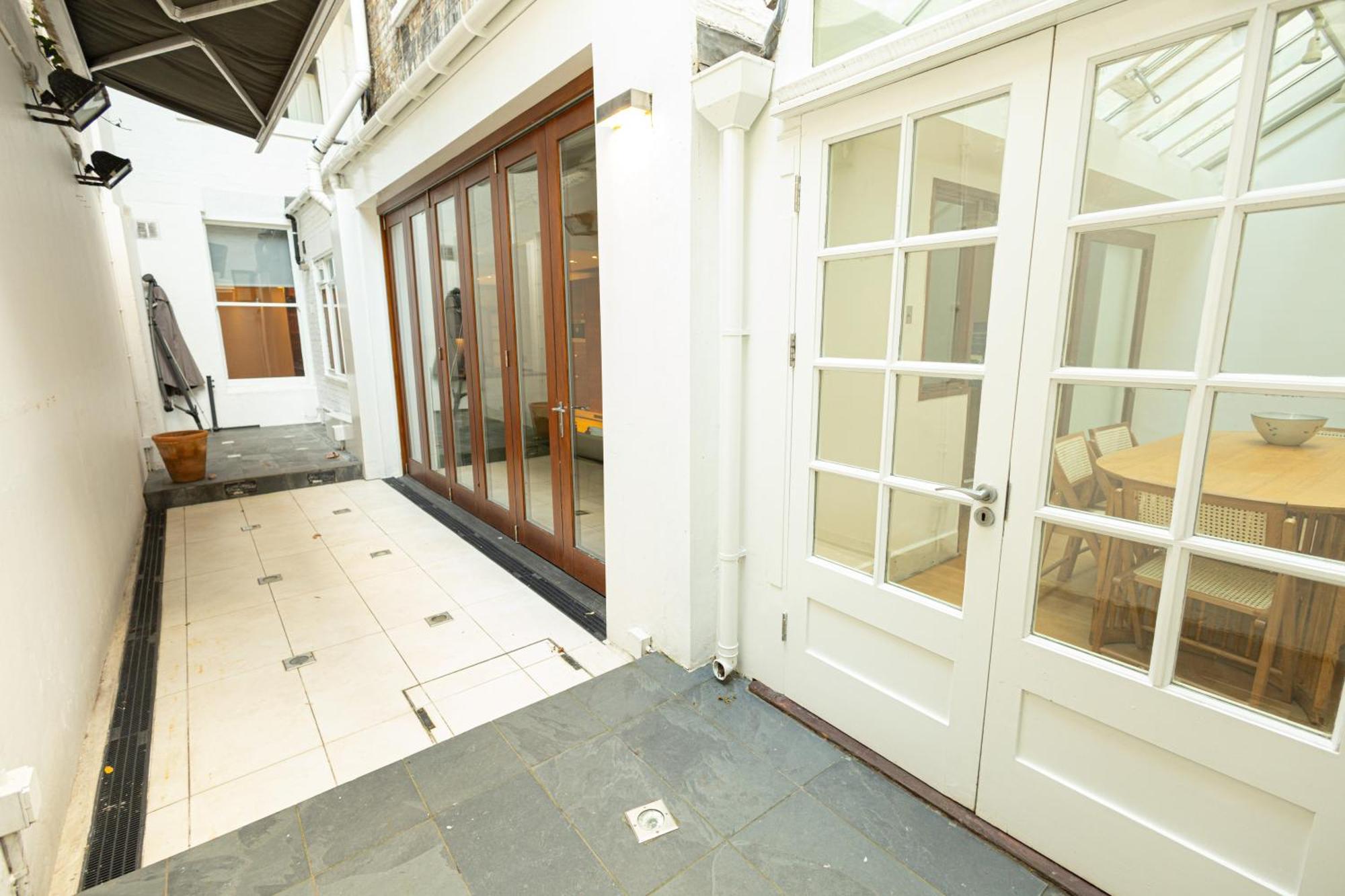 2Bedroom Gem In The Heart Of Kensington Лондон Экстерьер фото